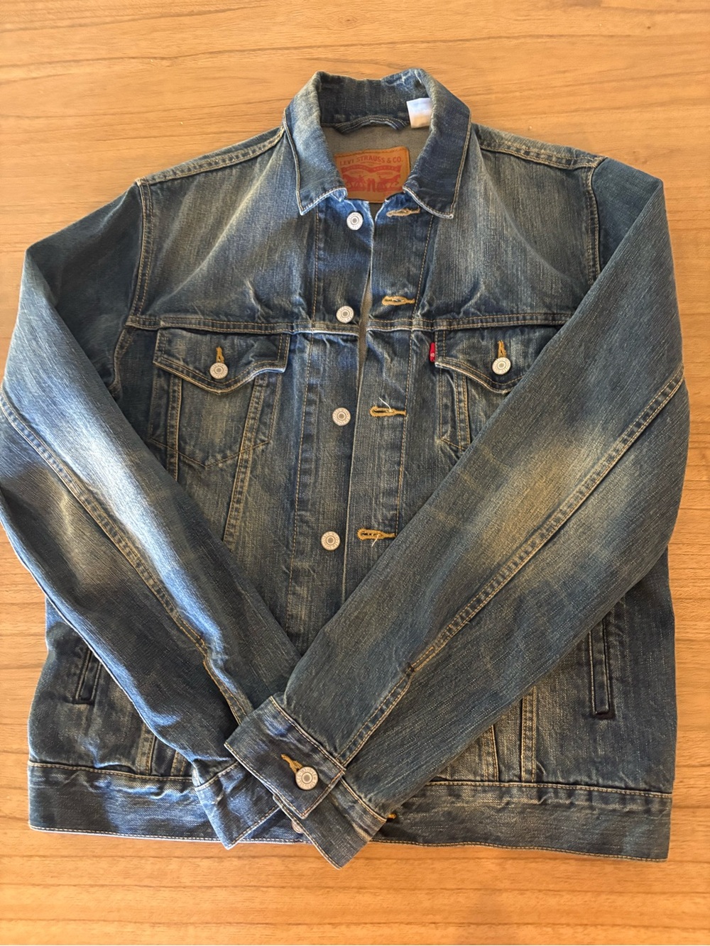 Levi's Men's Faded Blue Denim Trucker Jacket - Medium